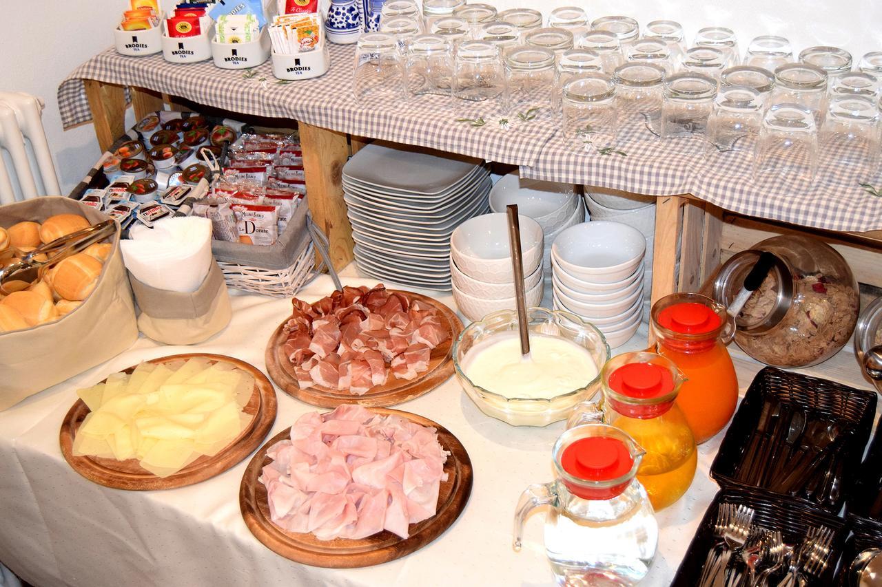 梅扎纳 园湖旅馆酒店 外观 照片